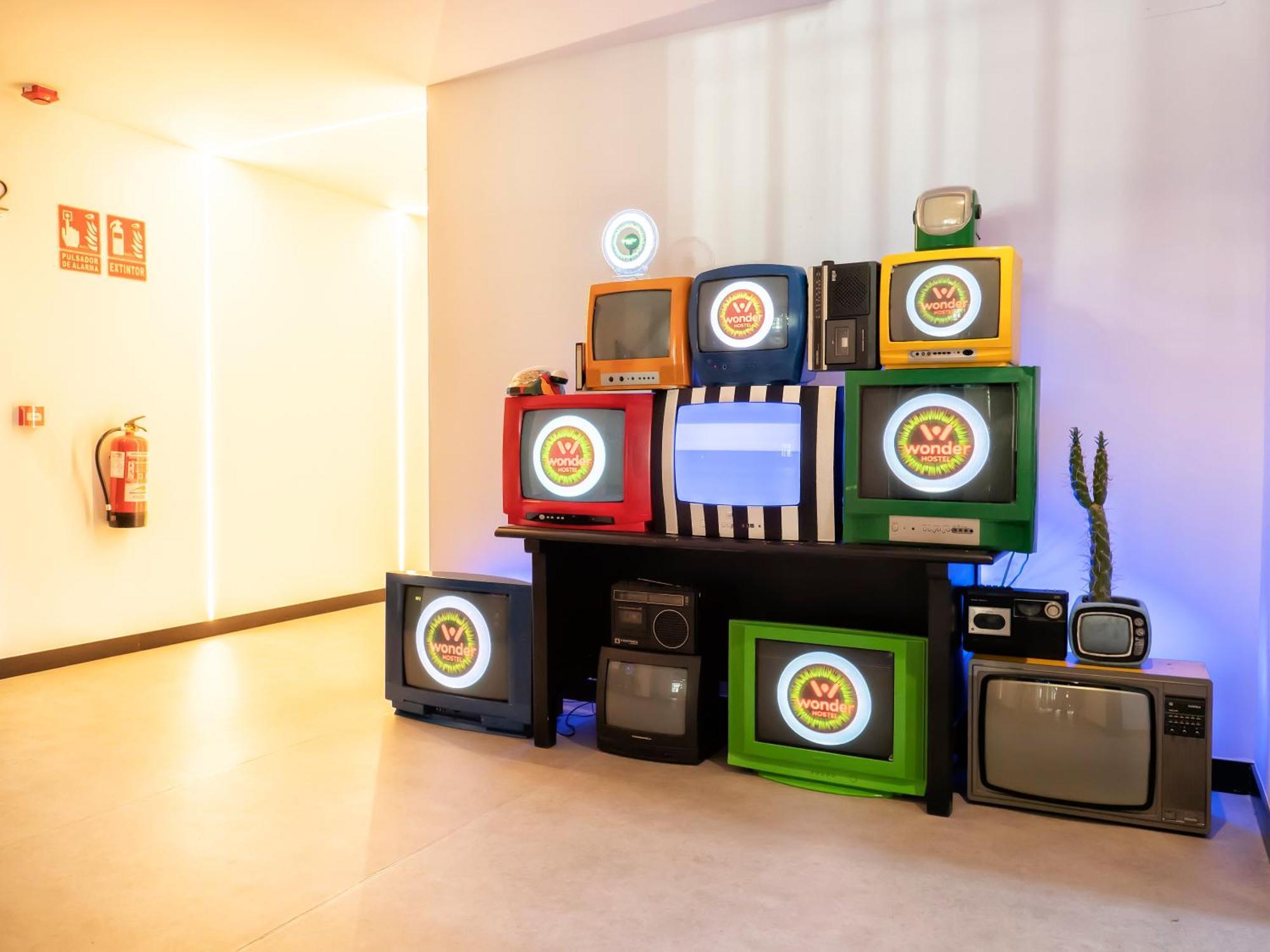 Wonder Hostel โตเลโด ภายนอก รูปภาพ