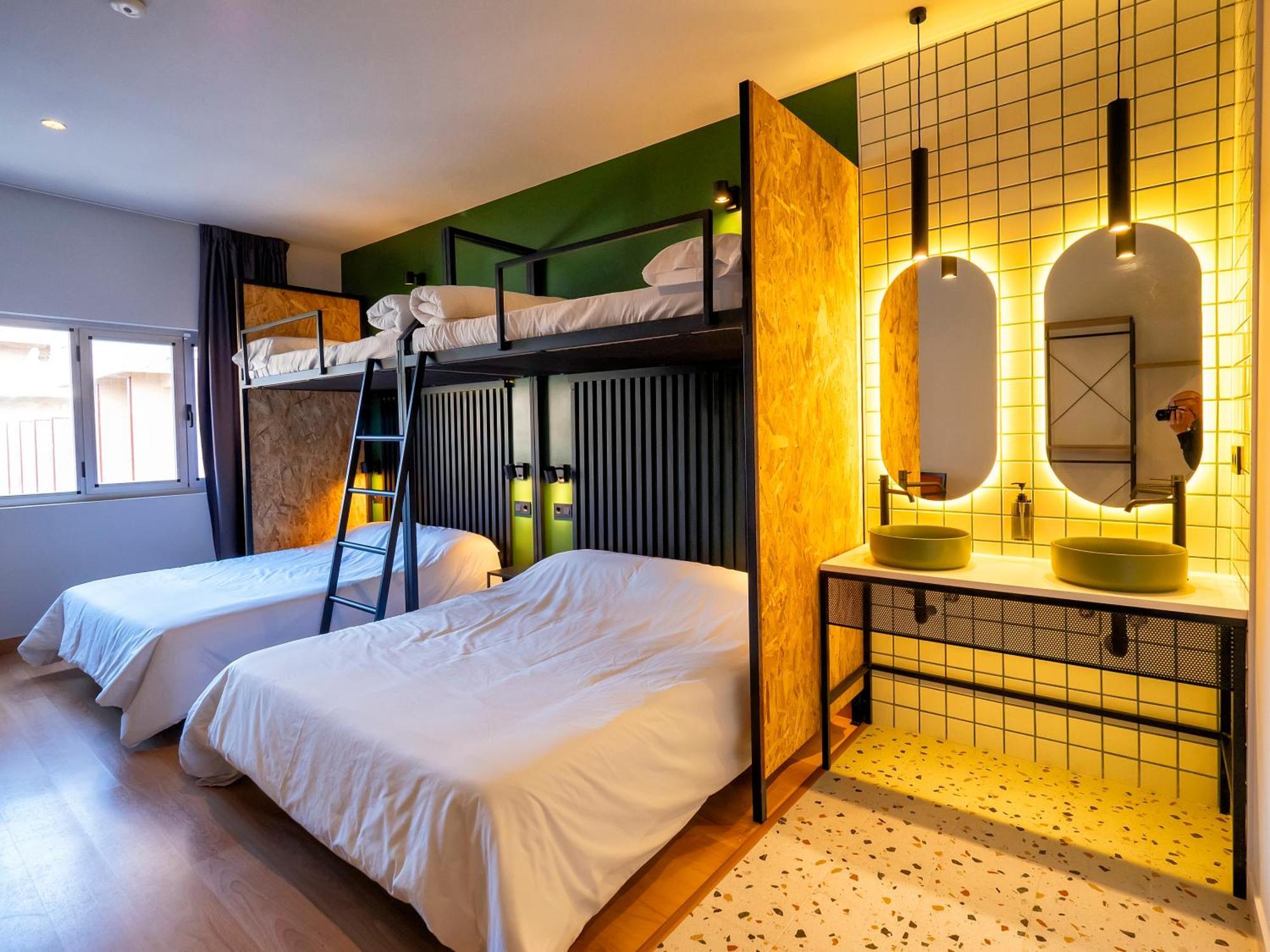 Wonder Hostel โตเลโด ภายนอก รูปภาพ