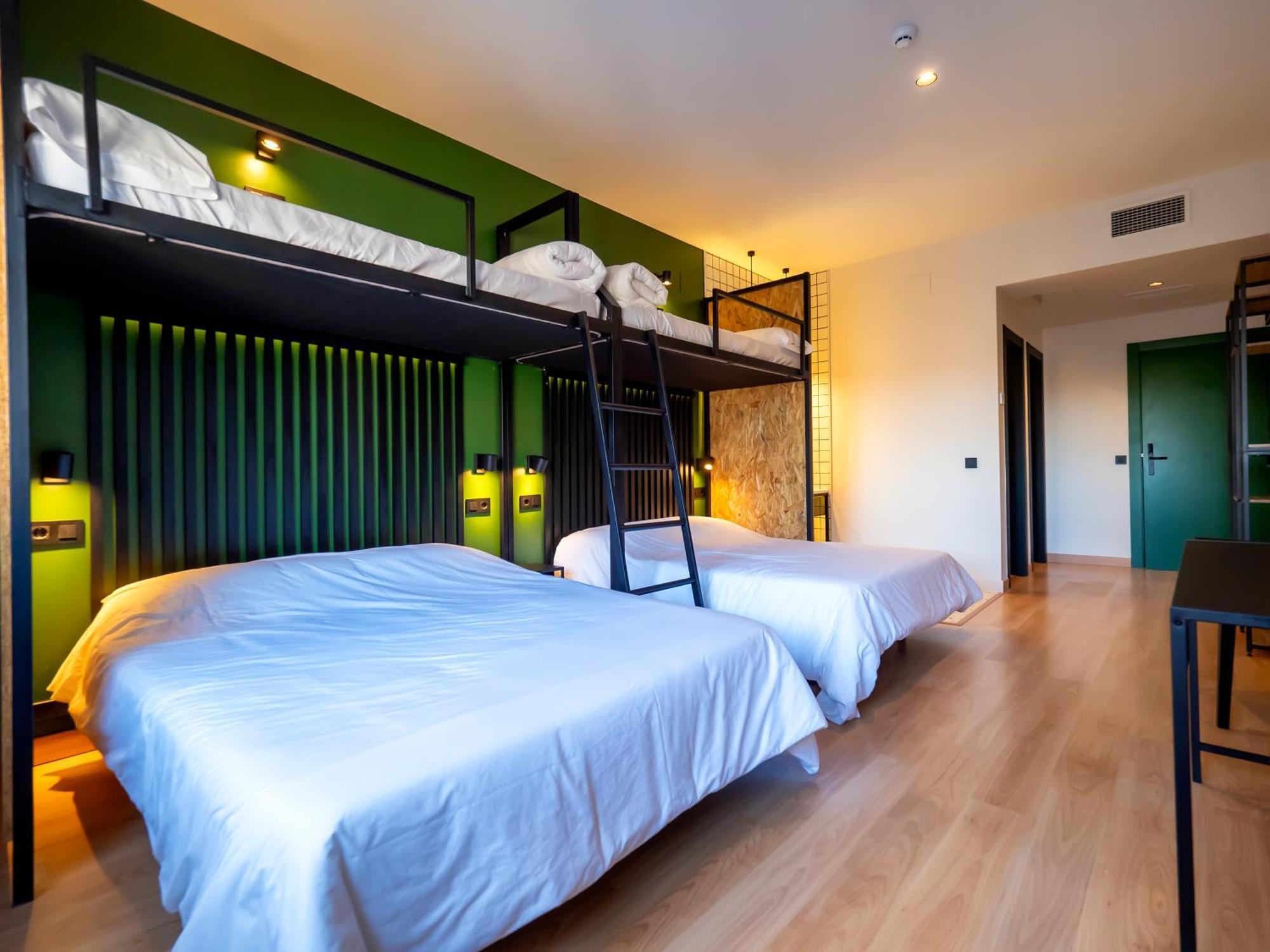 Wonder Hostel โตเลโด ภายนอก รูปภาพ